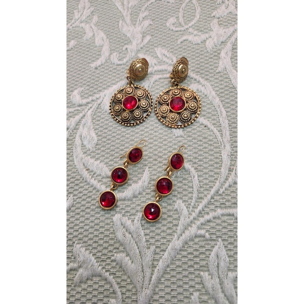 Vintage Gold Tone‎ Red Rhinestone Crystal Earrings Clip On Dangle Lot 2 Pairs